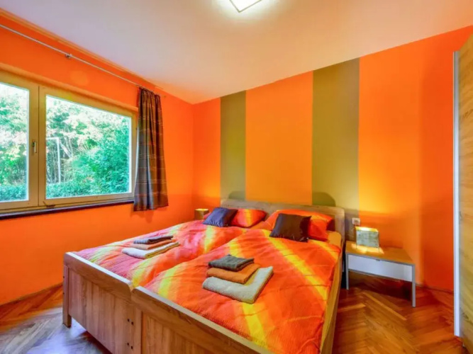 Jelena - INH 32595