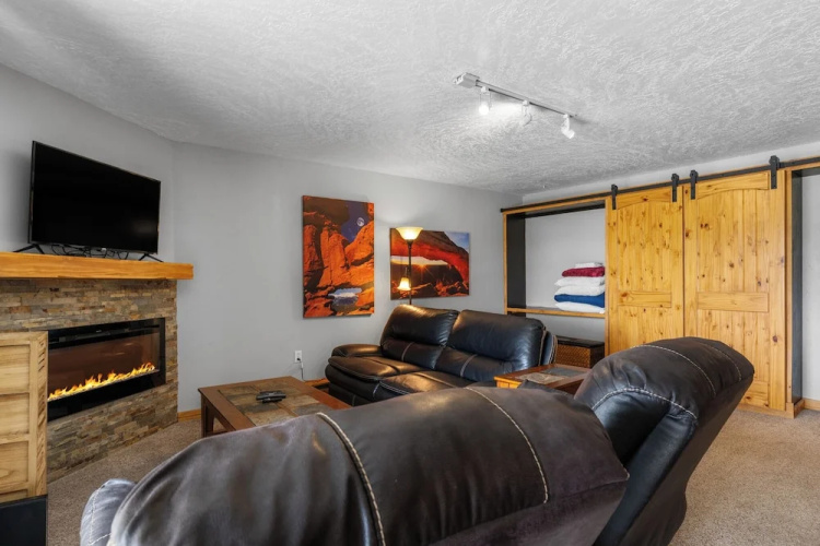 Lake Cliffe #108, Building F