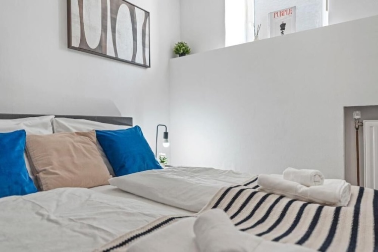 2 Bedrooms Apartment