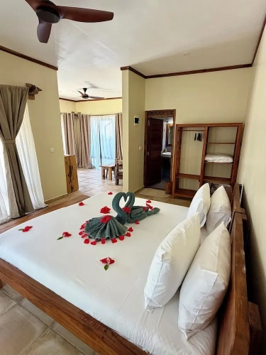 1 Bedroom Superior Double room with balcony and with pool view