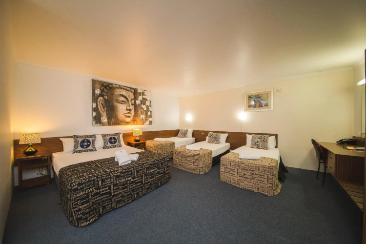 Hampton Villa Motel