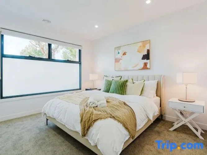 4 Bedrooms Cottage