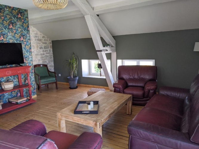 2 Bedrooms Apartment