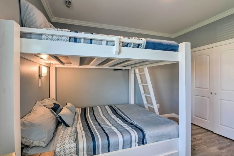 3 Bedrooms Cottage