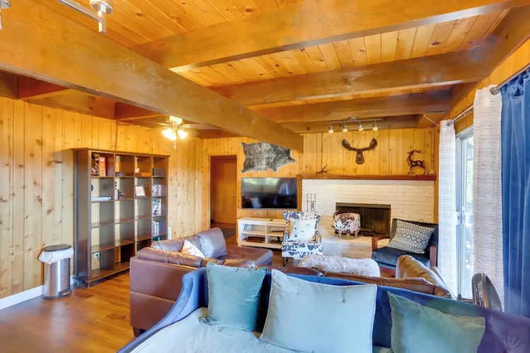 A-frame Home w/ 3 Decks & Lake Arrowhead Views!