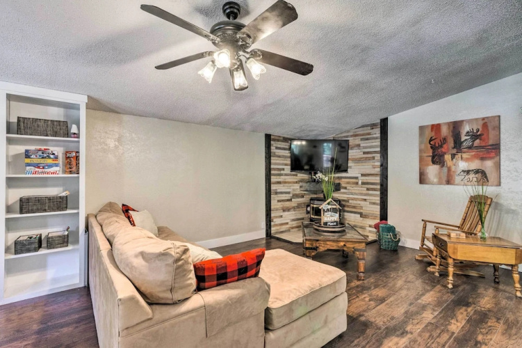 Relaxing Lincoln Forest Retreat w/ Wraparound Deck