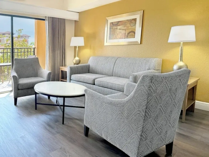 2 Bedrooms Suite with balcony