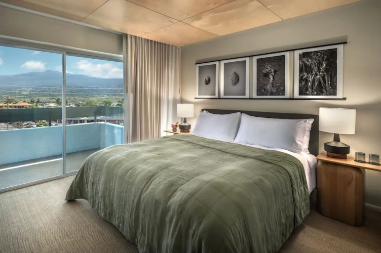 Double room with city view