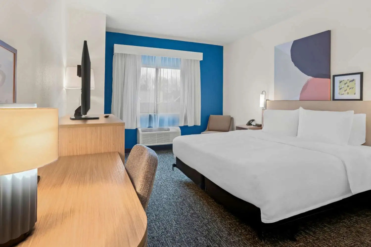 Spark by Hilton Moline Quad Cities