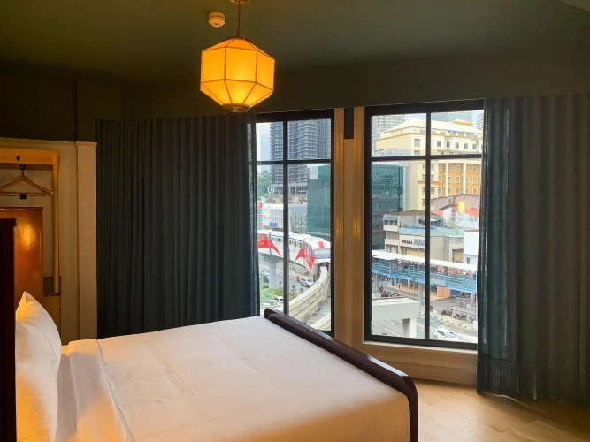 Standard Double room with city view
