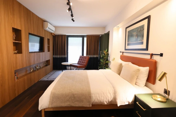 Deluxe Suite
