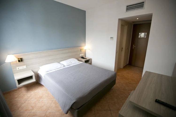 Economy Triple room with balcony