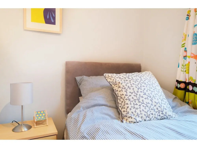 Modern 2 BR Flat in Bedford Park