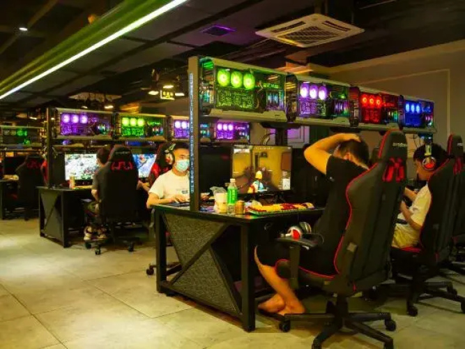 X E-sports Hostel
