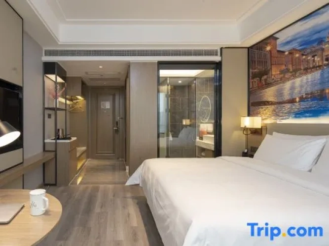 Standard Double room with view