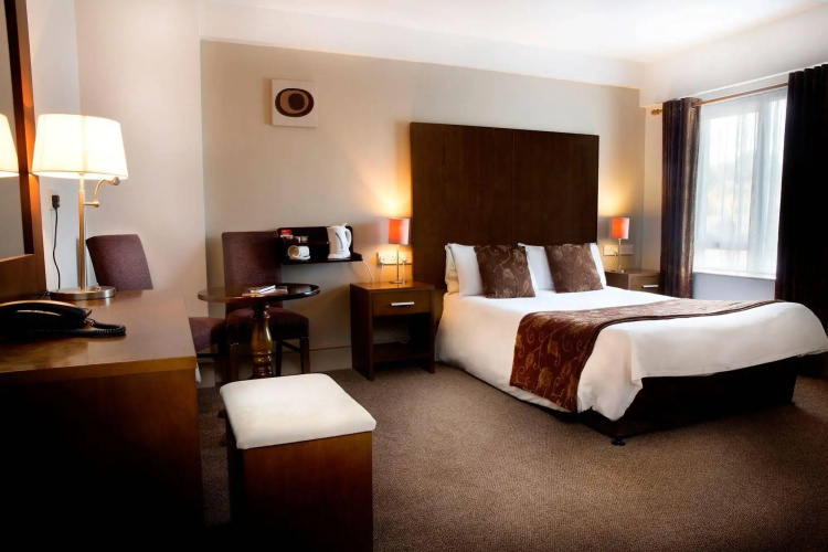 The Gateway Hotel