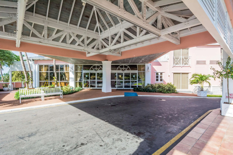 Comfort Suites Paradise Island photo 19
