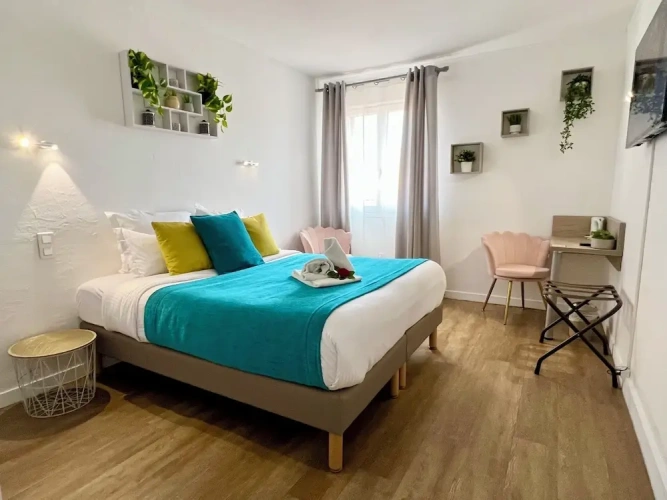 Superior Double room with city view