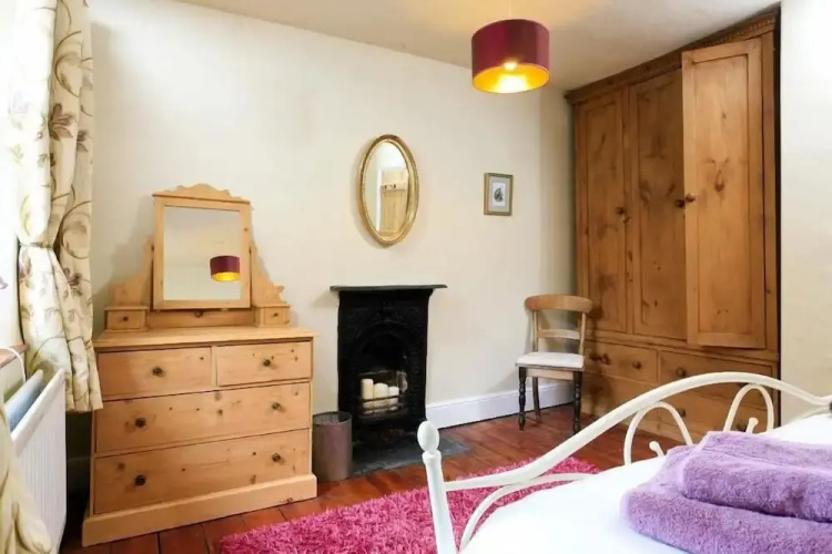 Stone Cottage at Staveley