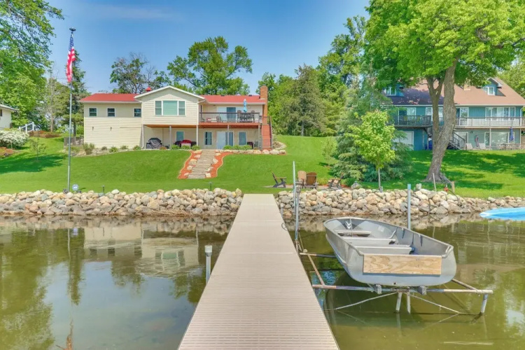 Lakeside Alexandria Retreat w/ Deck + Boat Dock!
