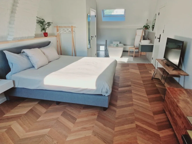 Grand room