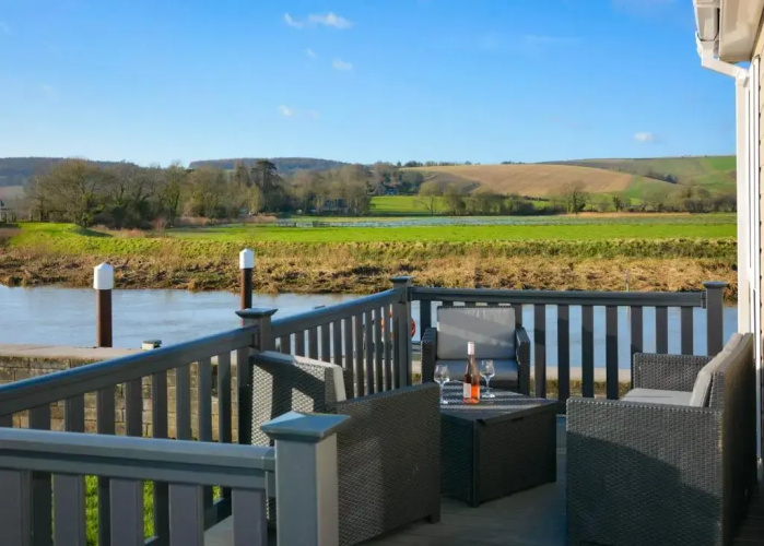 Riverside Holiday Park