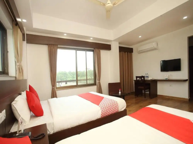 Hotel Aloka Inn