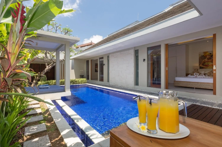 2 Bedrooms Villa