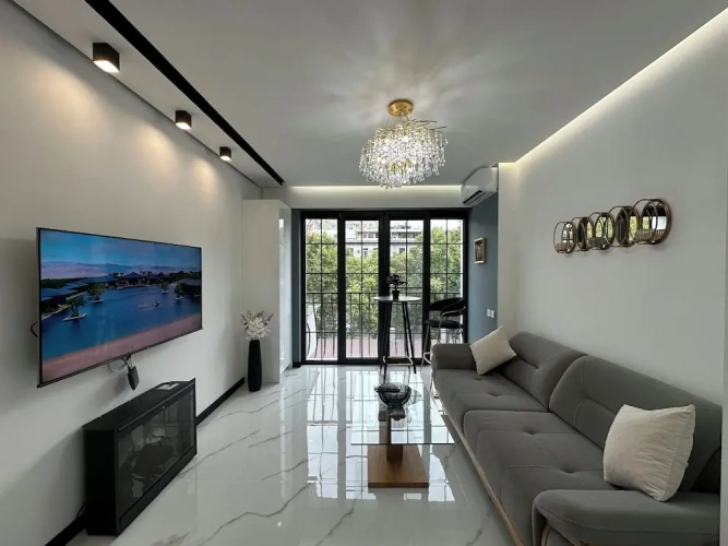 2 Bedrooms Classic Apartment with balcony