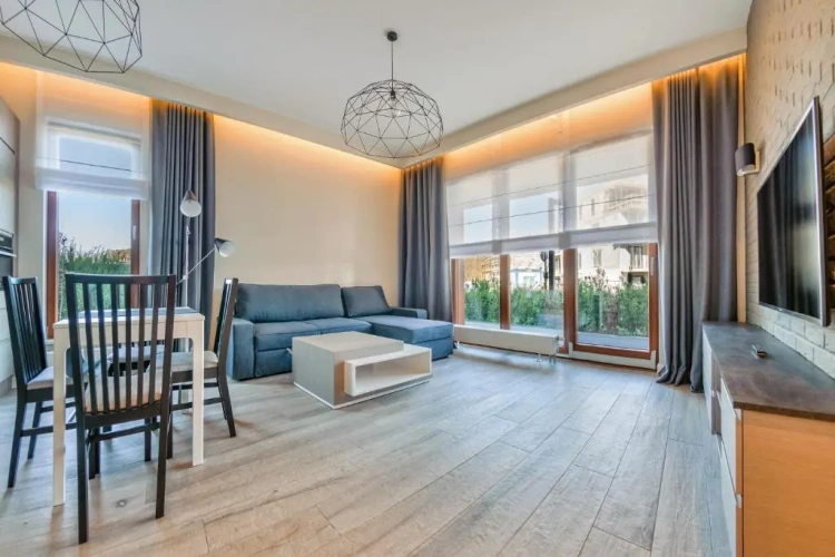 2 Bedrooms Apartment