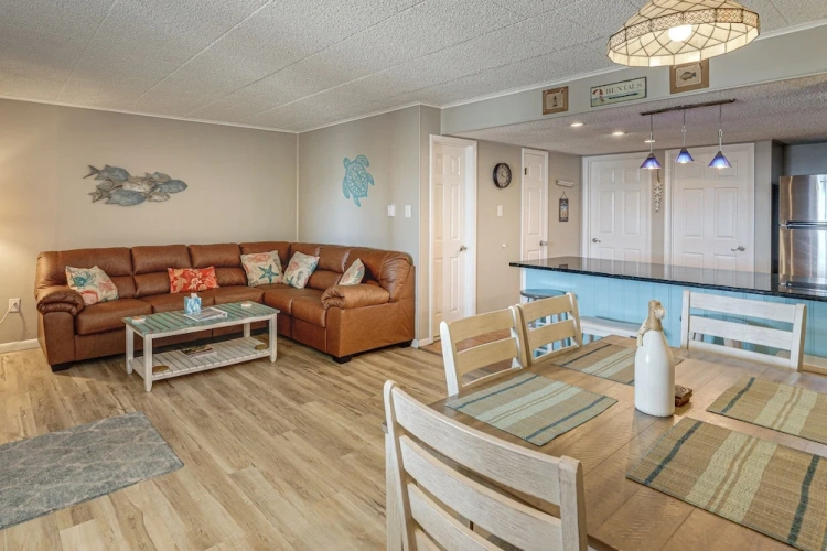 2 Bedrooms Apartment