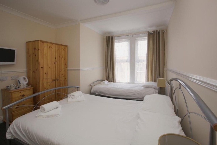 Standard Twin room