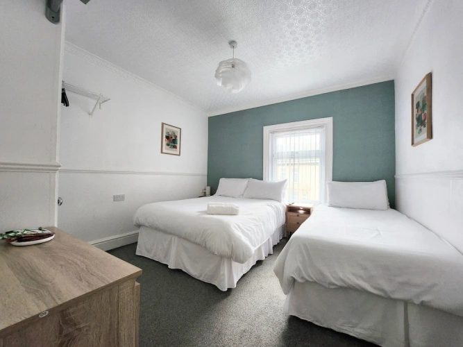 Standard Triple room