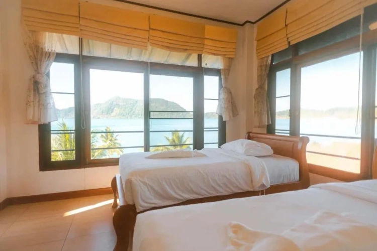 2 Bedrooms Villa
