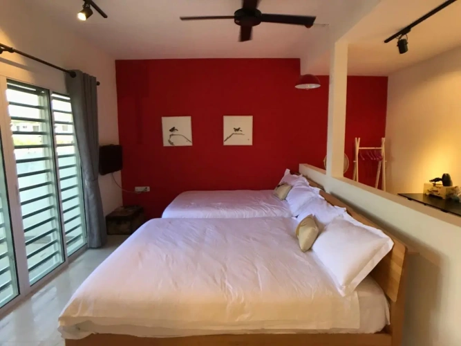 Deluxe Quadruple Family room