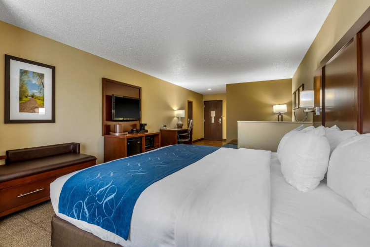 Comfort Suites Cedar Falls Industrial Park