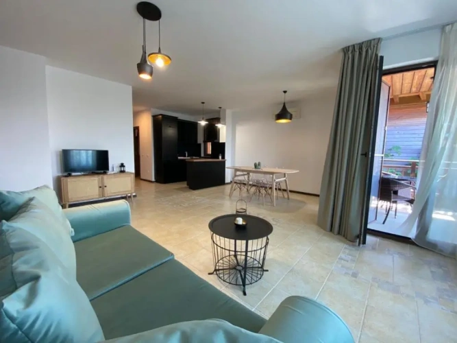 2 Bedrooms Apartment