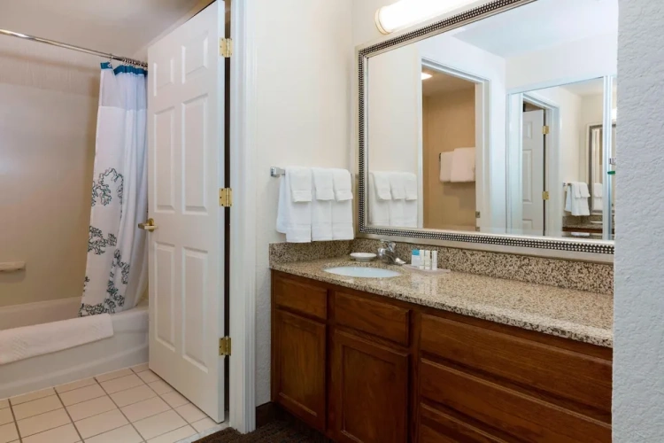 1 Bedroom Suite