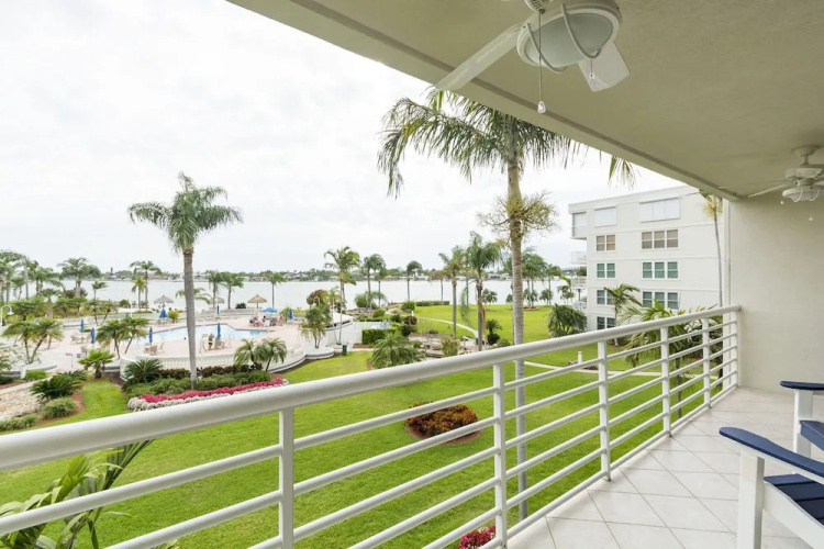 Bahia Vista by Distinctive Beach Rentals