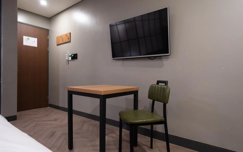 Guri Elin Hotel