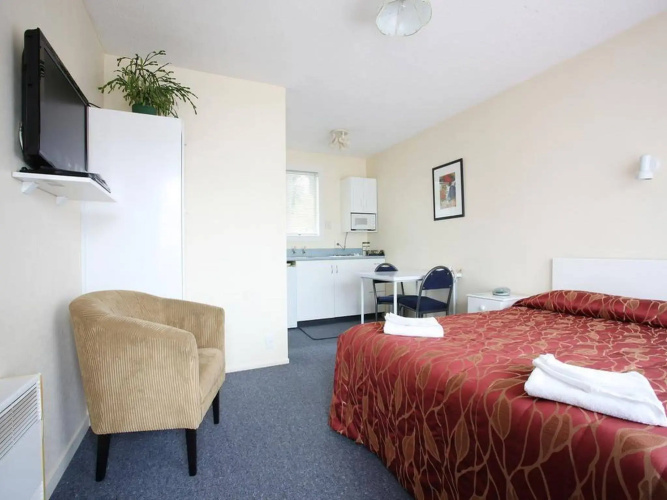 Queens Park Motels