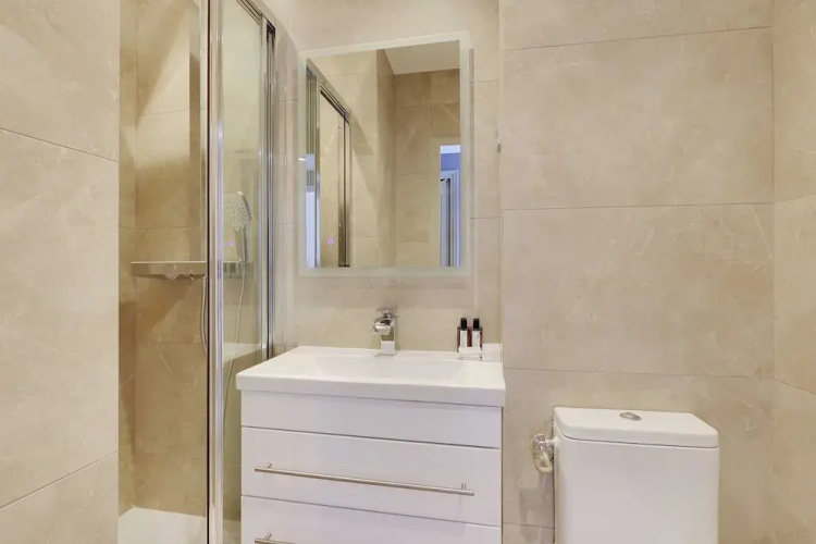 Chic Apartment - 2br/6p - Roquette