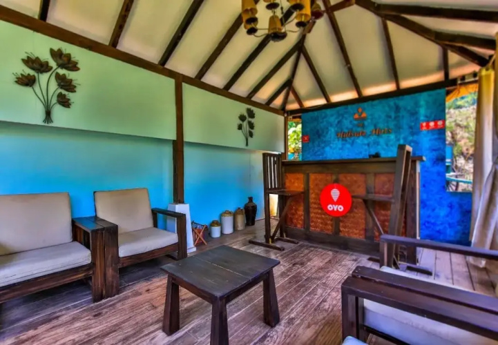 Vartys - The Hillside Huts