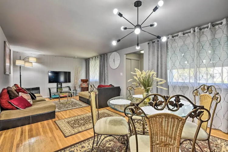 Charming Buffalo Apt: 18 Mi to Niagara Falls!