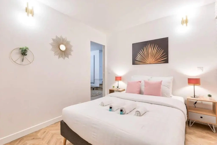 3 Bedrooms Apartment