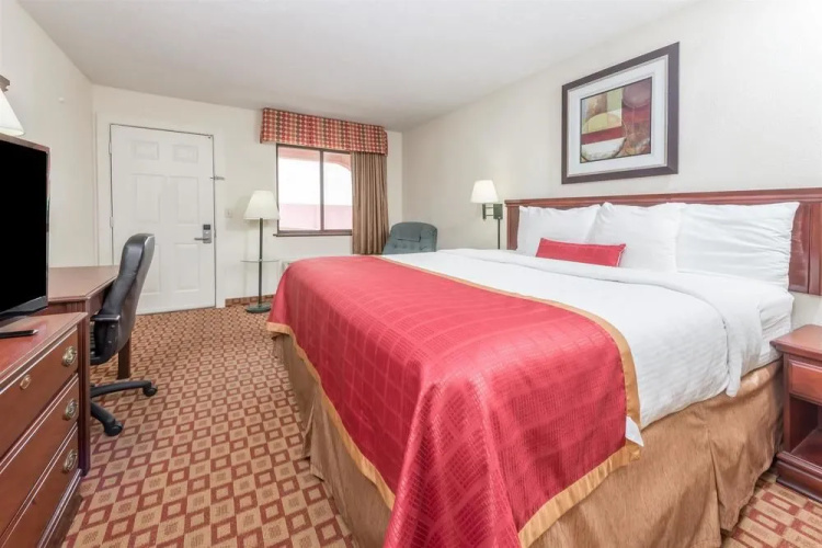 Days Inn Bloomington