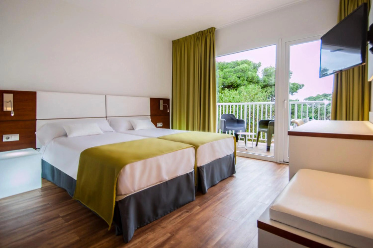 Hotel Globales Cala Blanca photo 8