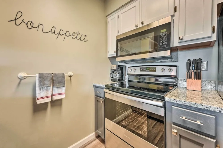 2 Bedrooms Apartment