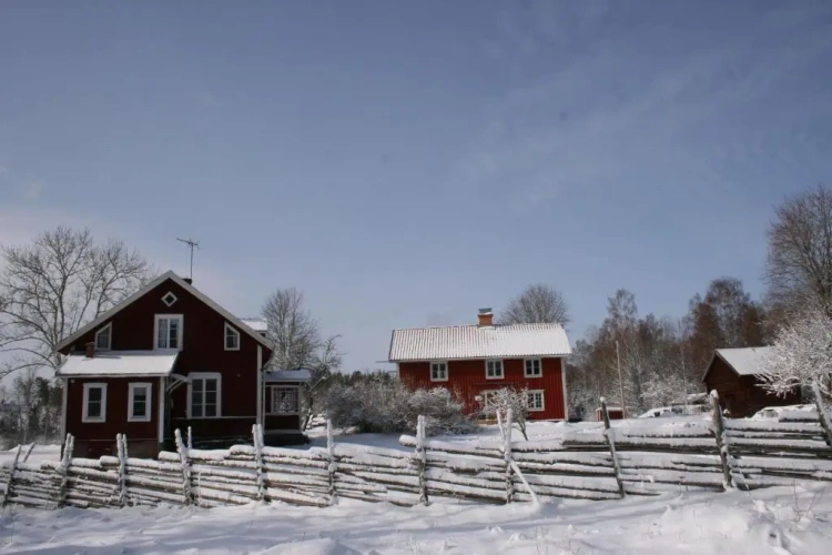 3 Bedrooms Cottage