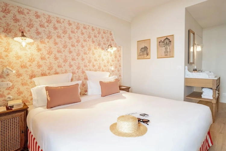 Classic room